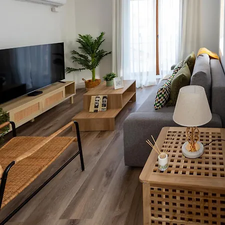 Tenerias Corp , 4 Piso Appartamento *
