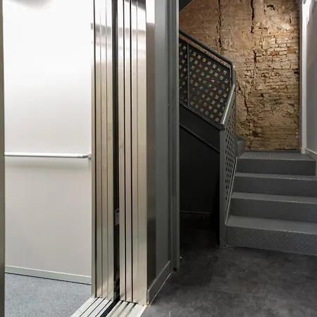 Apartman Luminoso Y Nuevo En El Carmen, Balcon Y Ascensor Valencia